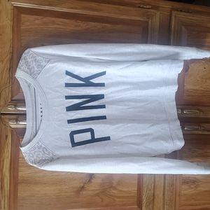 VS crewneck* 🍀 3/$10!